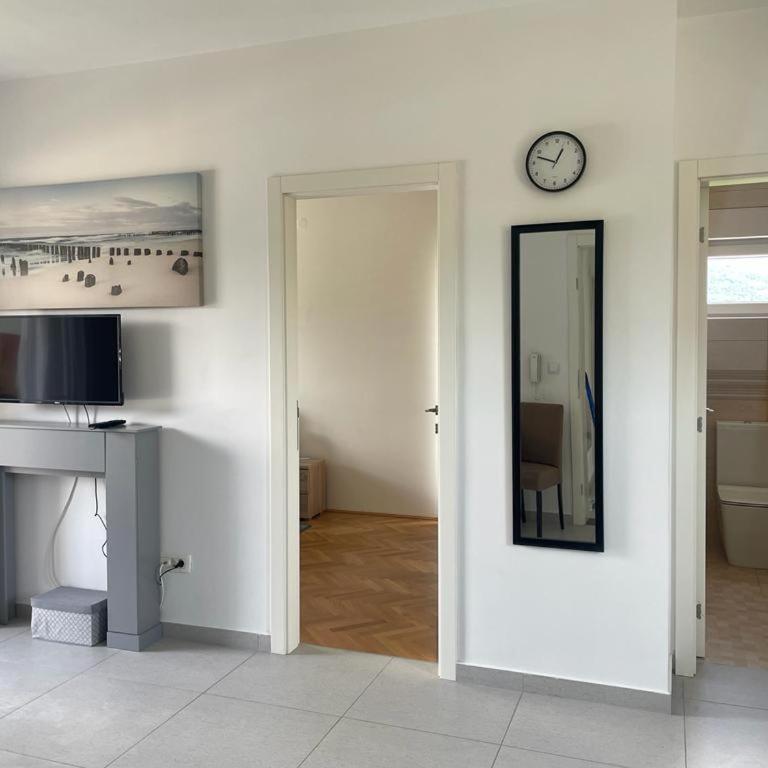 Kristina Apartments - Apartman sa Pogledom na Planinu - 6