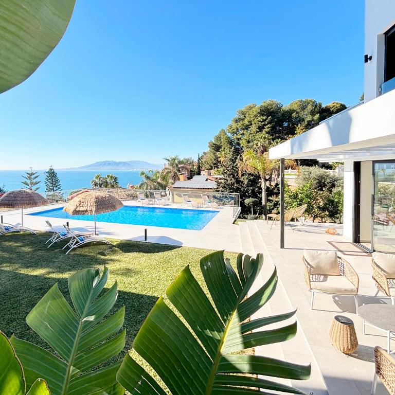 Candado Golf and heated Pool by MalagadeVacaciones - Villa - 32