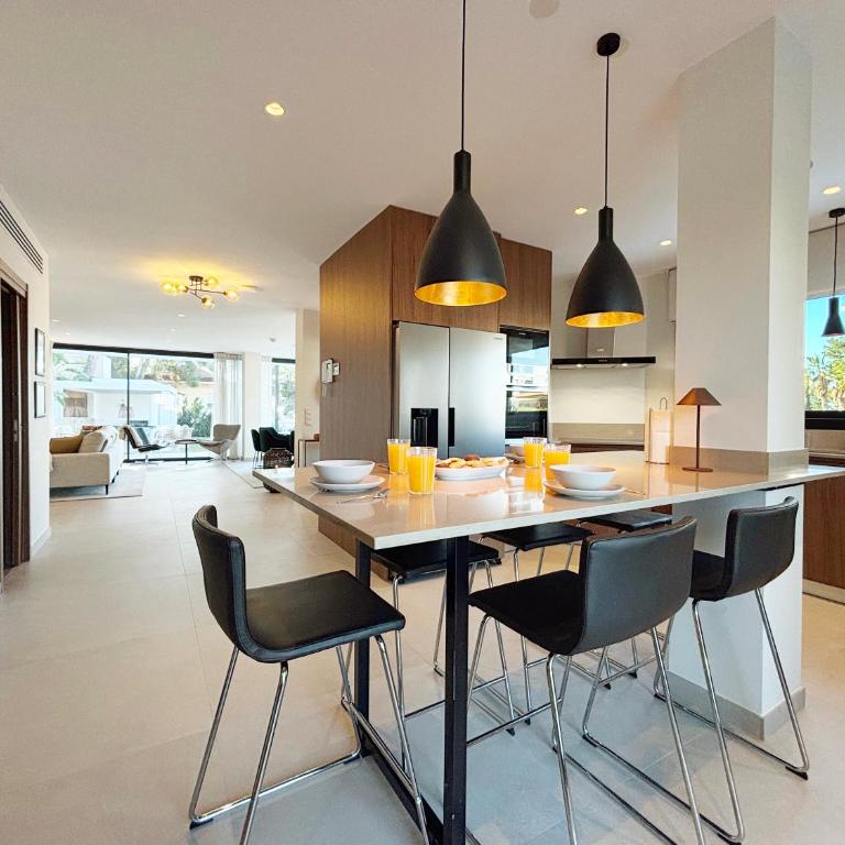 Candado Golf and heated Pool by MalagadeVacaciones - Villa - 22