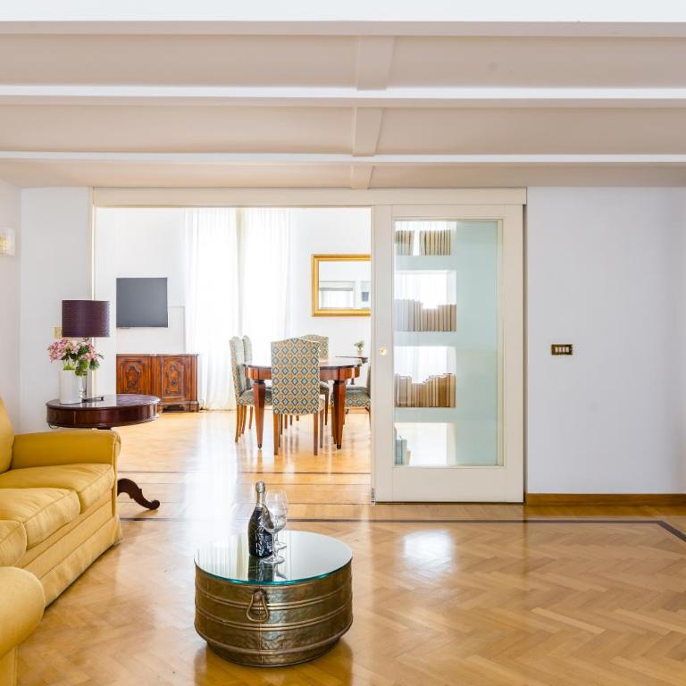 Centrally Located By The Sea Prestigious - Appartamento - 5