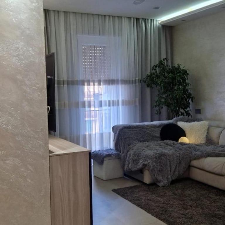 Maison Sofia - Two-Bedroom Apartment with Balcony - 4