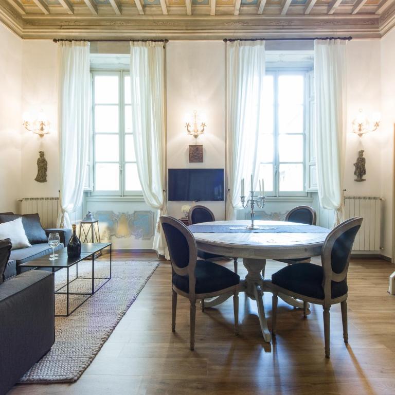 Apartments Florence - Orsanmichele view - Two Bedroom Apartment - 1