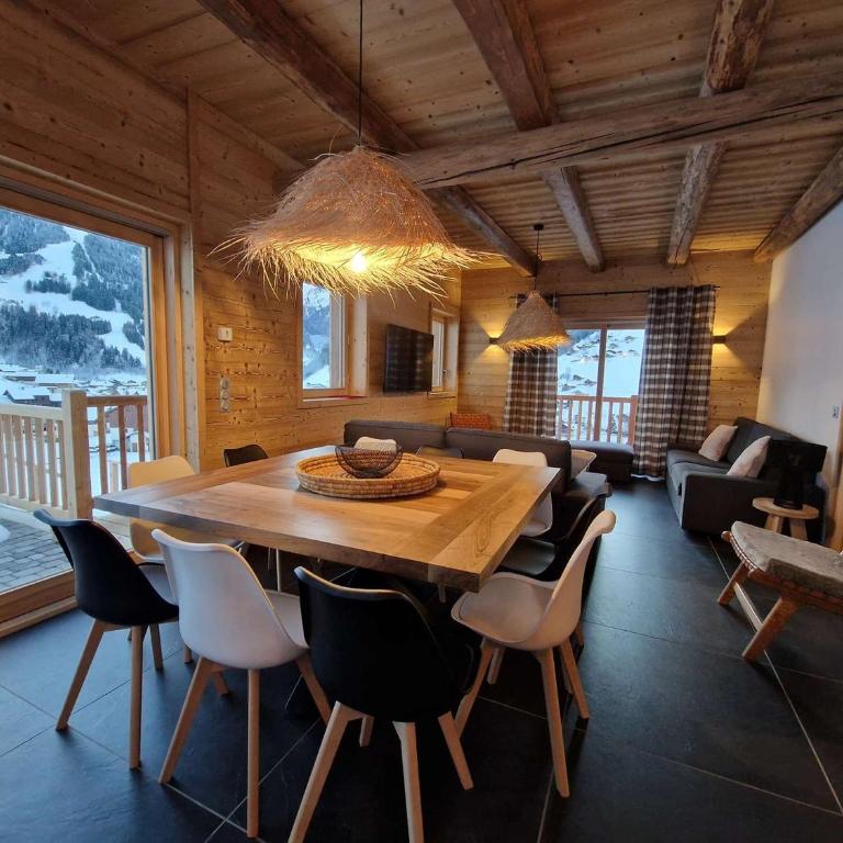 Lodge alpin chaleureux, 4 chambres, 10 pers, parking, terrasse, Arêches-Beaufort - Appartement 4 Chambres - 1