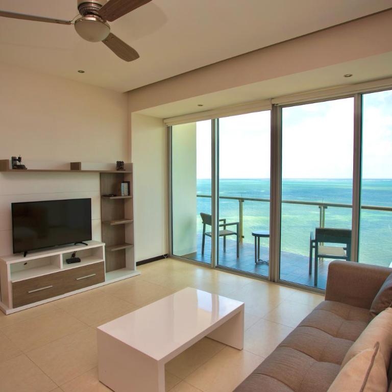 Apartment on the beach! Infinity pool - Three-Bedroom Apartment - 2
