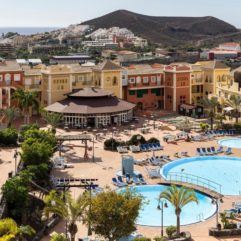 EMILIA - Los Cristianos, heated pool, spacious terrace, fibre net, tv channels - Two-Bedroom Apartment - 1