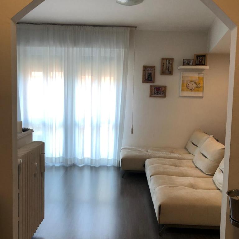 Cozy and Deluxe Apartment minutes from downtown - One-Bedroom Apartment - 11