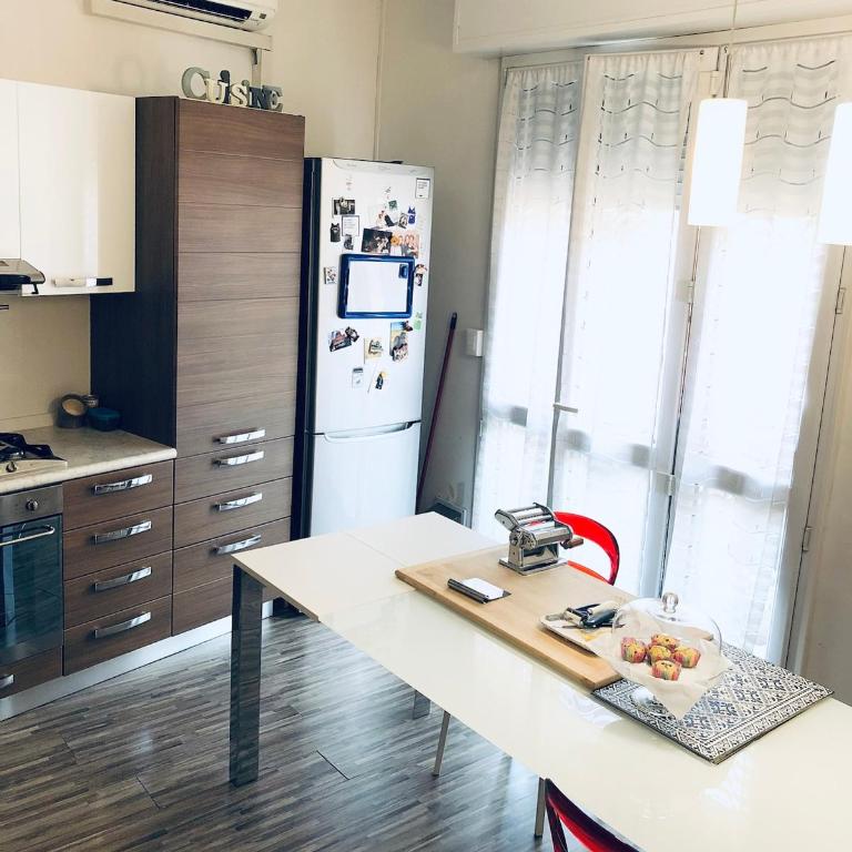 Cozy and Deluxe Apartment minutes from downtown - One-Bedroom Apartment - 13
