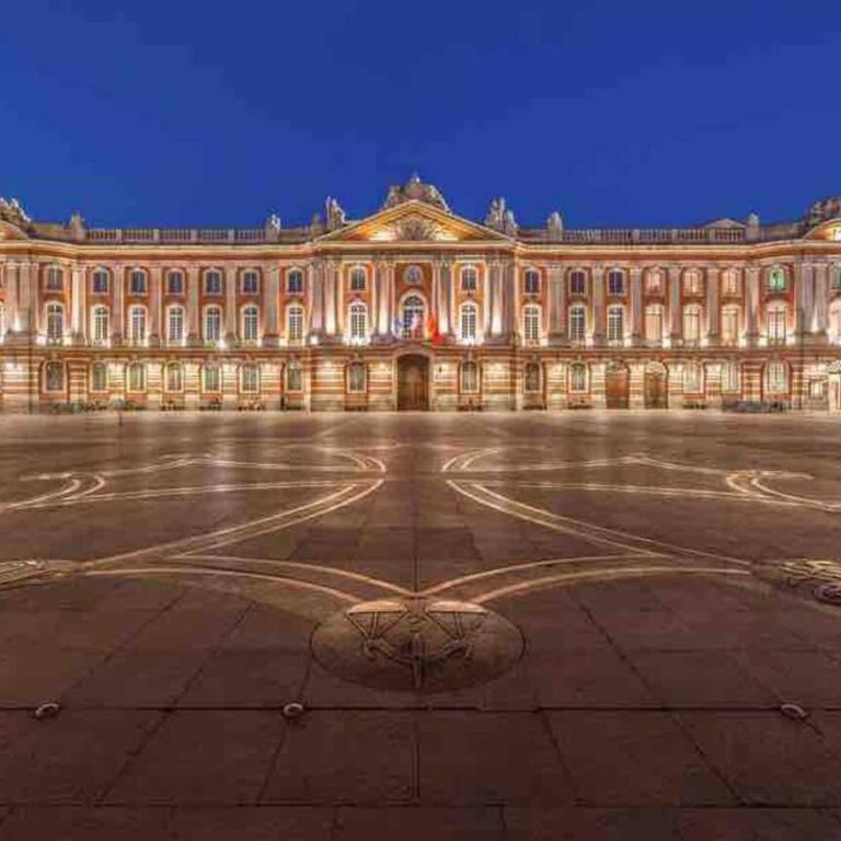 Superbe appartement d'architecte place du Capitole - Apartamento de 1 dormitorio - 7