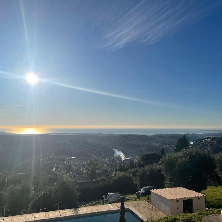 Domani Vencius - Cocon de bien-être à Vence avec vue mer, piscine et terrasse ensoleillée - Appartement 2 Chambres - Vue sur Mer - 1