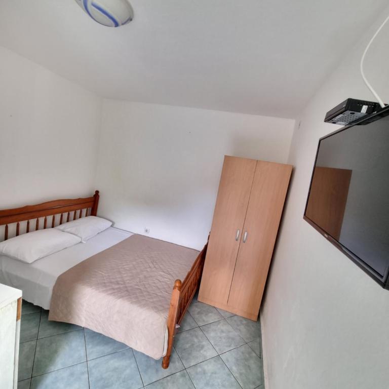Apartman-Studio Matanović- Save Kovačevića - Dvokrevetna Soba sa Bračnim Krevetom - 1