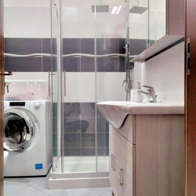 DOBA House - Appartamento con 2 Camere da Letto - 2