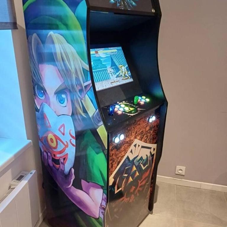 Entire house with arcade machine in a private backyard, 3 bedrooms, 1 bathroom, 1 leaving room with convertible sofa and open kitchen - Haus mit 3 Schlafzimmern - 2