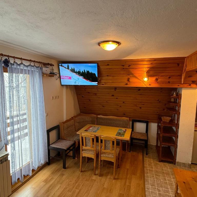 Planinska kuća Džoni - Three-Bedroom Apartment - 9