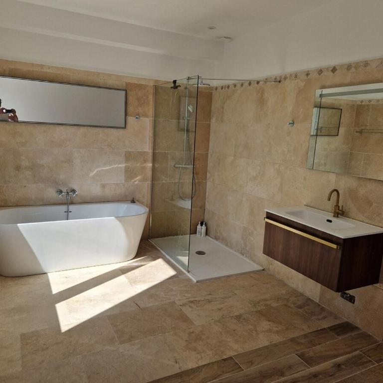 Appartement spacieux T3 neuf - Appartement 2 Chambres - 6
