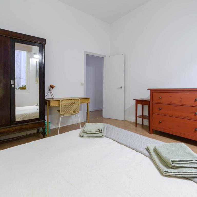 GRAN VIA-SOL SPACIOUS APARTMENT 3 Bedrooms & 2 WCs - Three-Bedroom Apartment - 16