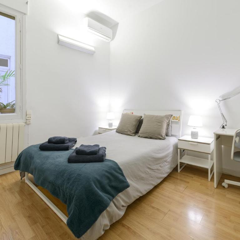 GRAN VIA-SOL SPACIOUS APARTMENT 3 Bedrooms & 2 WCs - Three-Bedroom Apartment - 21