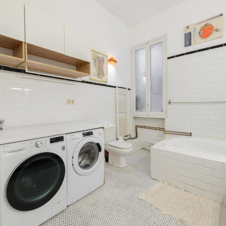 GRAN VIA-SOL SPACIOUS APARTMENT 3 Bedrooms & 2 WCs - Three-Bedroom Apartment - 22