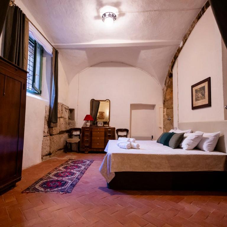 Principe di Castelnuovo Historical Suites - King Room with Garden View - 15