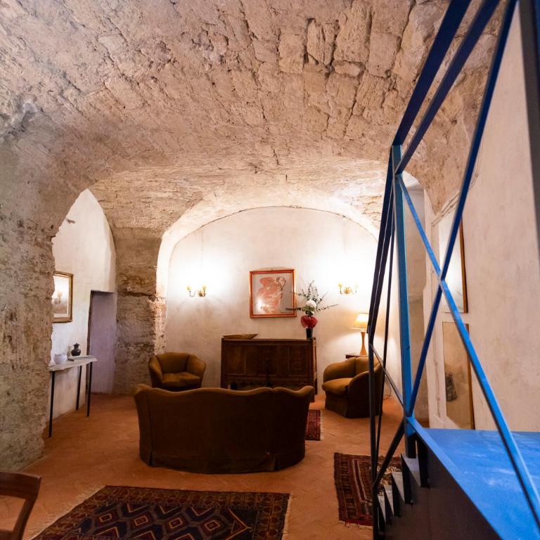Principe di Castelnuovo Historical Suites - King Room with Garden View - 17