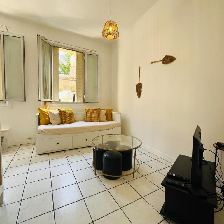 Spacious and Modern Studio - Apartment mit 1 Schlafzimmer - 2