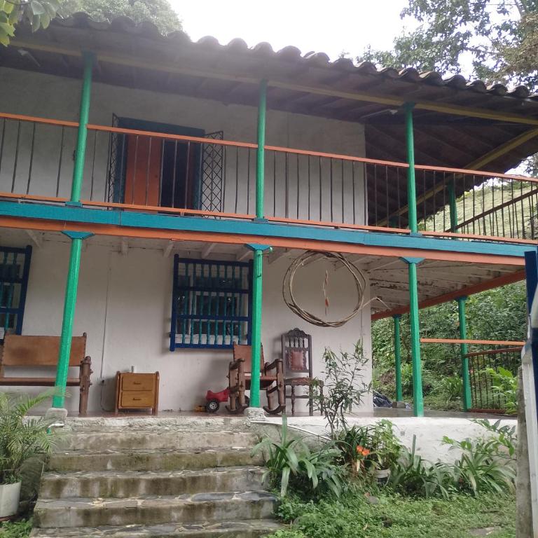 Habitación en casa de campo via al aeropuerto - Double Room with Balcony - 4