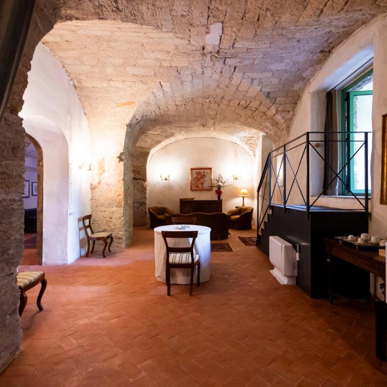 Principe di Castelnuovo Historical Suites - King Room with Garden View - 22