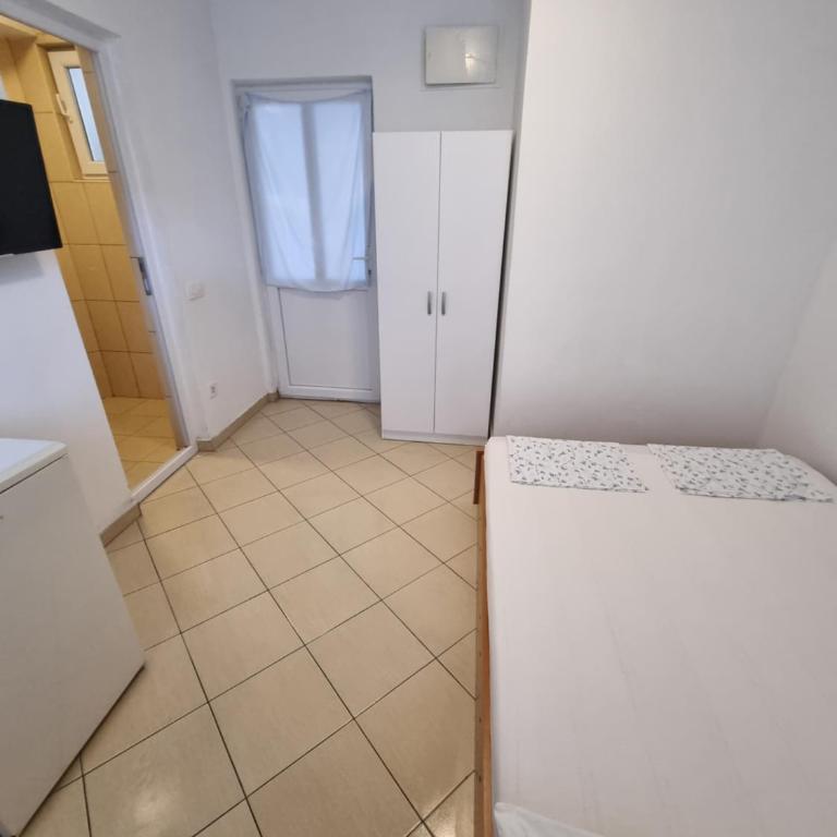 Apartman-Studio Matanović- Save Kovačevića - Dvokrevetna Soba sa Bračnim Krevetom - 6