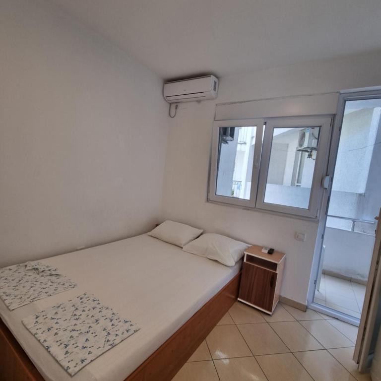 Apartman-Studio Matanović- Save Kovačevića - Dvokrevetna Soba sa Bračnim Krevetom - 7