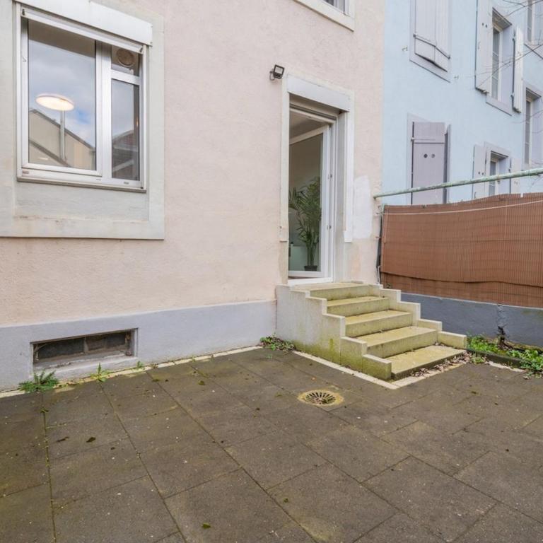 Merles 15 RDC Centre Mulhouse Stationnement - Apartamento de 1 dormitorio - 15