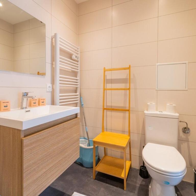 Merles 15 RDC Centre Mulhouse Stationnement - Apartamento de 1 dormitorio - 17