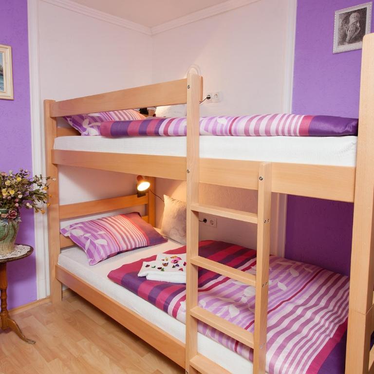 Hostel Mirror - Single Bed in 6-Bed Dormitory Room - 8