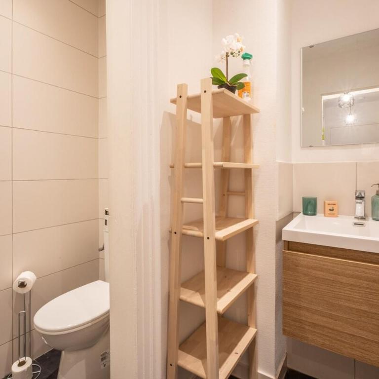 Merles 15 1er Etage Centre Mulhouse Stationnement - Apartamento de 2 dormitorios - 7