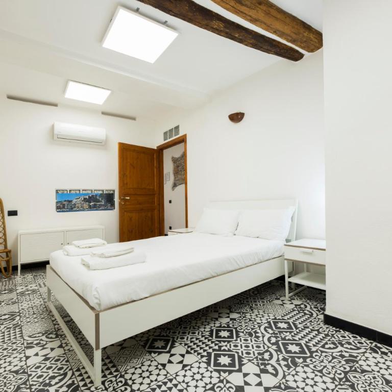 Aquarium 1', 2BR, Family, AC & Wifi By Tilo - Two-Bedroom Apartment - 14