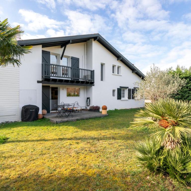 Magnifique maison basque avec piscine 8 pers- Biarritz - Vacation Home - 47