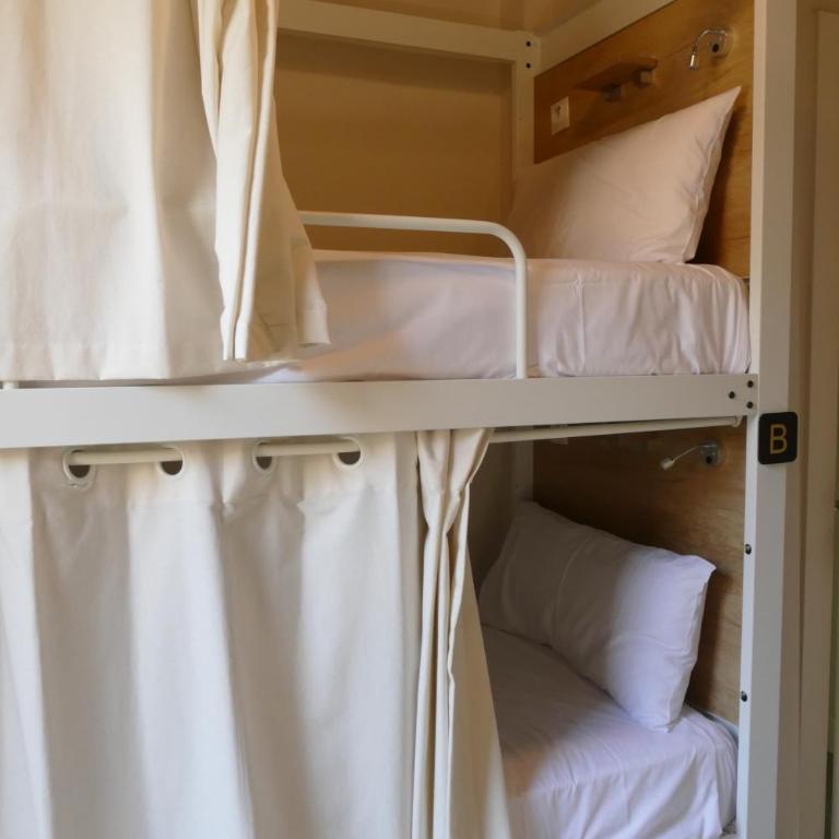 4U Hostel - Bed in 6-Bed Mixed Dormitory Room - 5