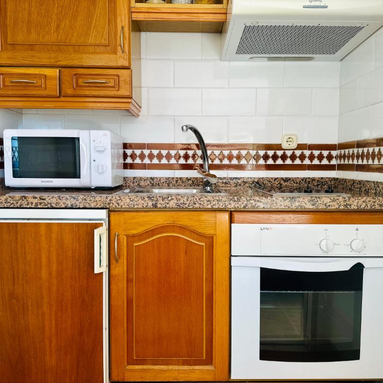 Cozy- 100m from the Beach with Pool & Perfect for2 - Apartamento de 1 dormitorio - 25