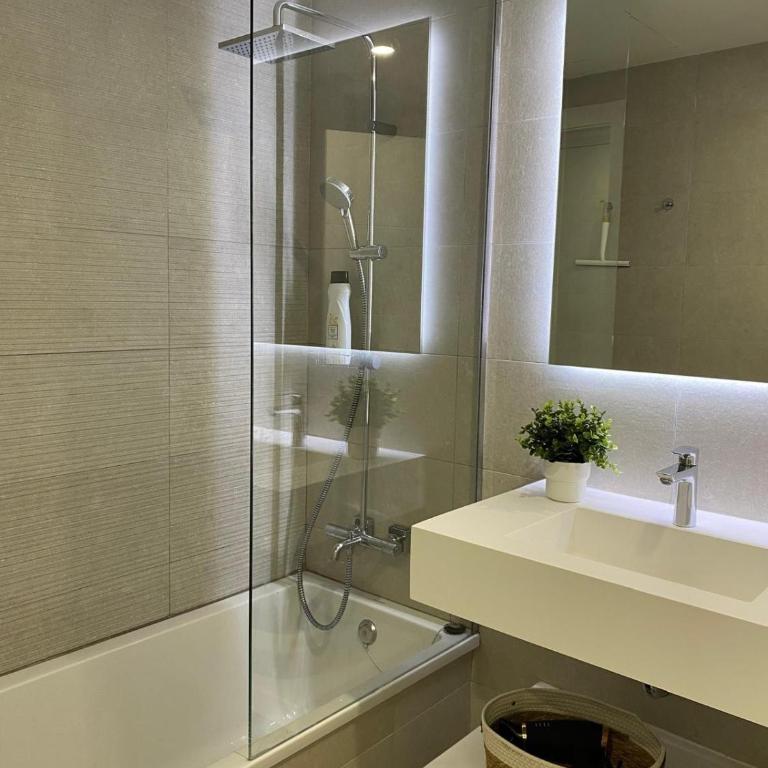 Spa Resort Apt with Calanova Golf-View Terrace, Indoor Pool, Sauna - Apartamento de 2 dormitorios - 17