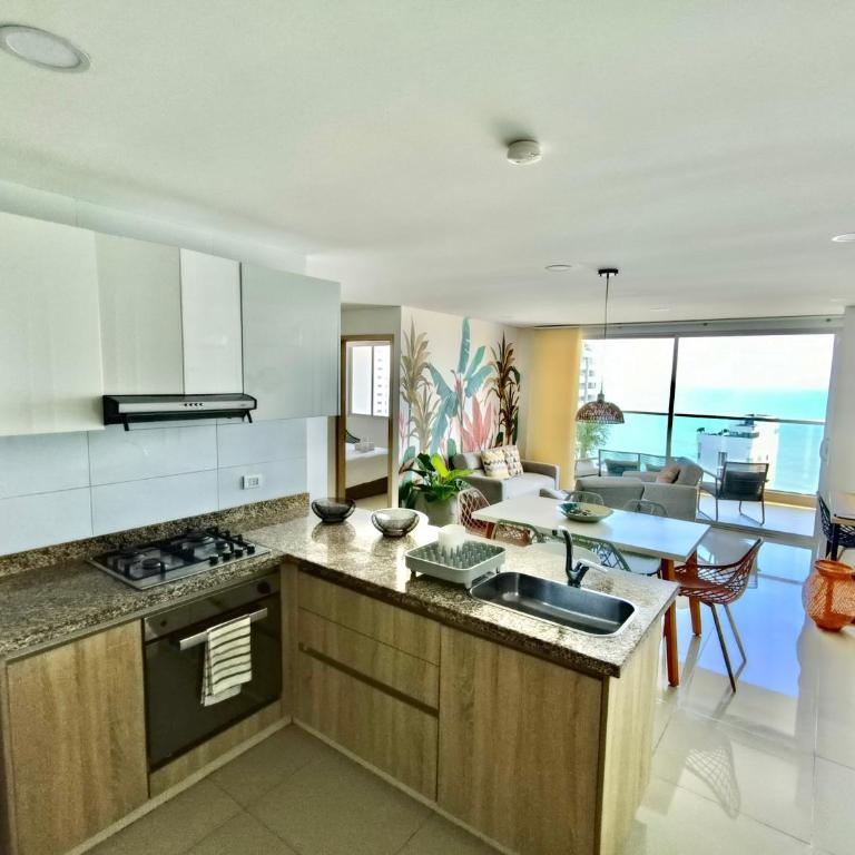 Relax & Sunsets,near beach & historic center - Three-Bedroom Apartment - 8