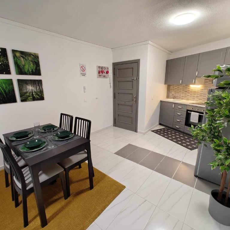 Ocean Retreat with Terrace and Tennis - One-Bedroom Apartment - 6