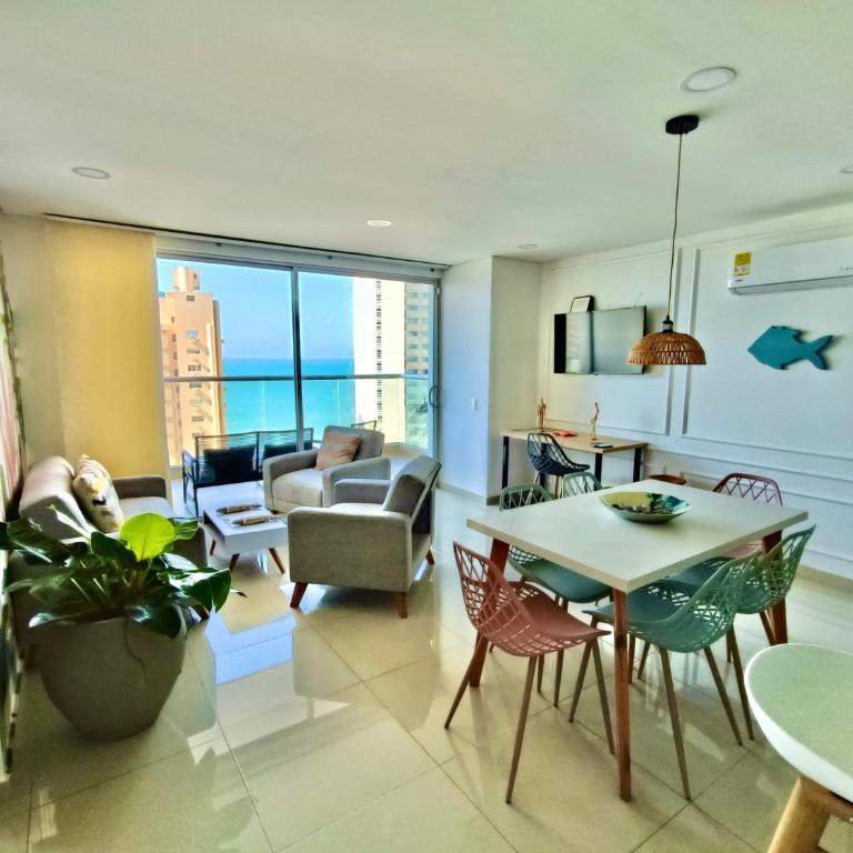 Relax & Sunsets,near beach & historic center - Three-Bedroom Apartment - 6