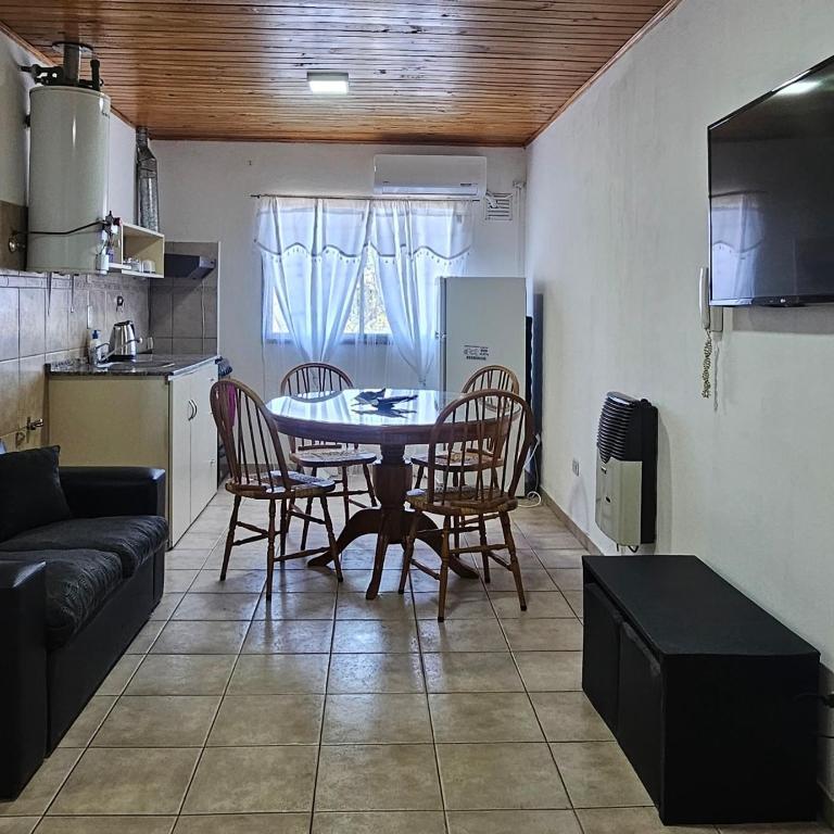 Dpto Sarmiento céntrico para 2 a 4 personas - Apartamento de 2 dormitorios - 1