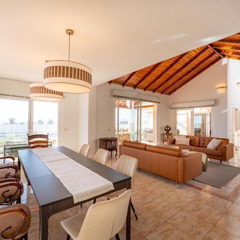 Villa Evita Private Pool, Jacuzzi & Sea views - Villa - 19