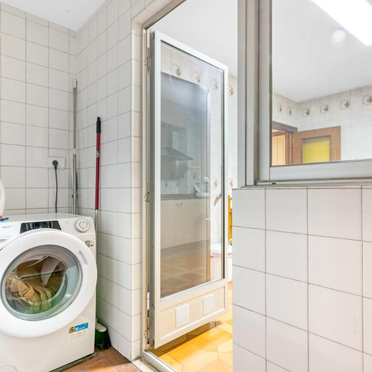 Centrally located temporary, very spacious Pataconabluerentals - Three-Bedroom Apartment - 18