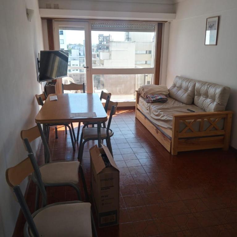 Muy luminoso al frente Opcional cochera - Apartamento de 1 dormitorio - 5