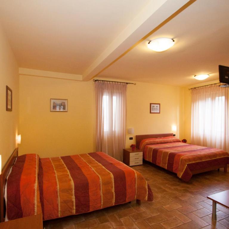 Camere Santucci - Camera Tripla - 8