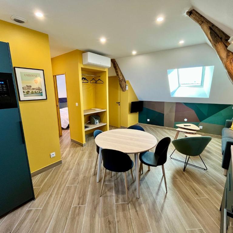 T3 climatisé face Loire et château l'appart du 4-1 - Two-Bedroom Apartment - 4