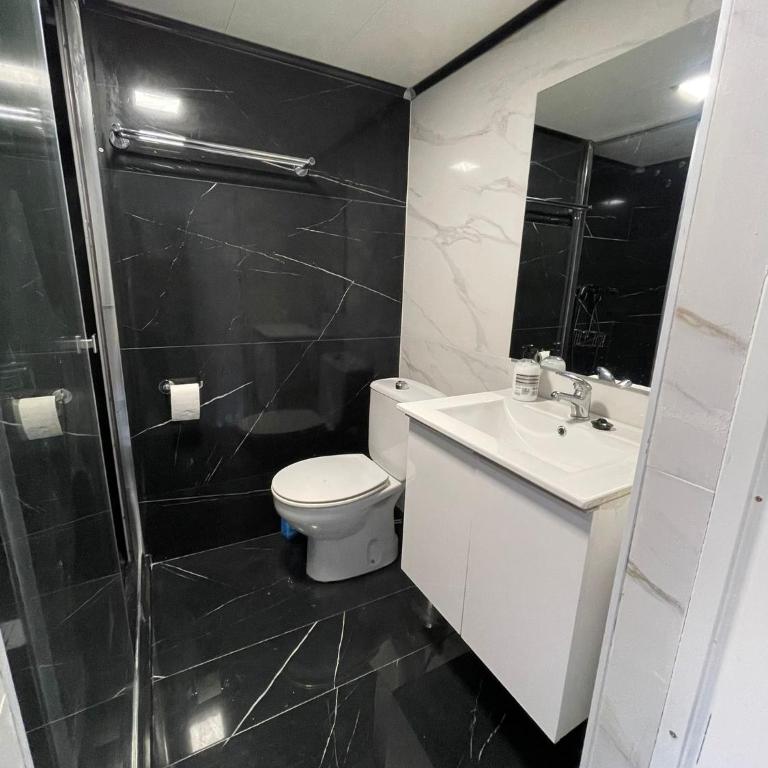 Casa Blanca 48 - Deluxe Family Suite - 2