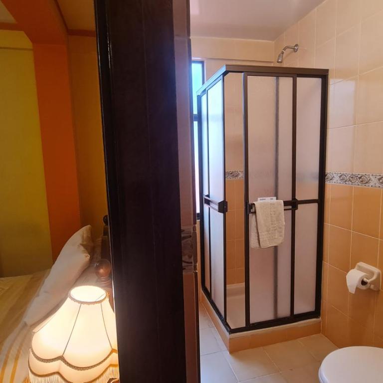 Hostal Montañes - Habitación Individual con baño privado - 6