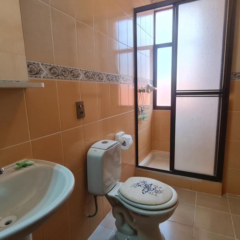 Hostal Montañes - Habitación Doble con baño privado - 25