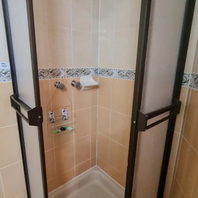 Hostal Montañes - Habitación Doble con baño privado - 44